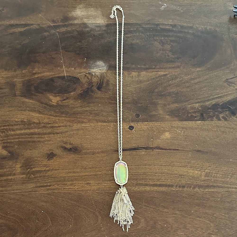 Kendra Scott necklace